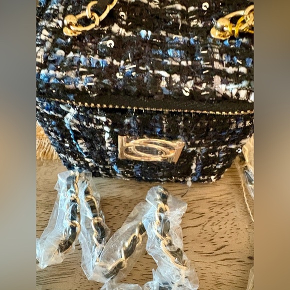 BeBe Mini Kamala Tweed Crossbody Bag W/ Chain Strap | NWT | MSRP $59 - Picture 3 of 7